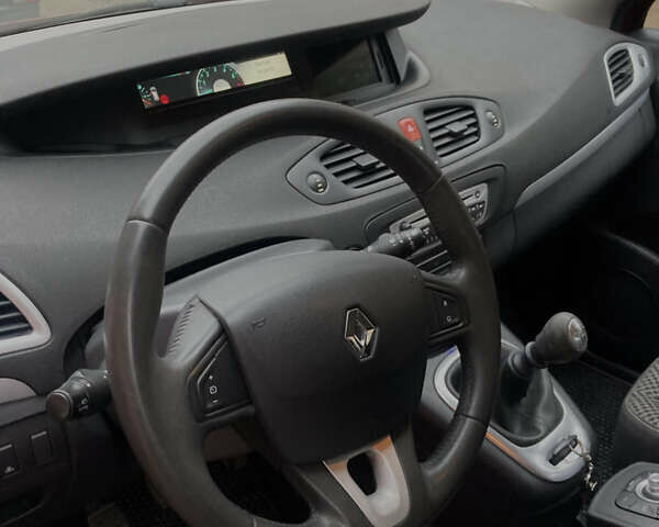 Червоний Рено Сценік, об'ємом двигуна 1.5 л та пробігом 268 тис. км за 6900 $, фото 11 на Automoto.ua