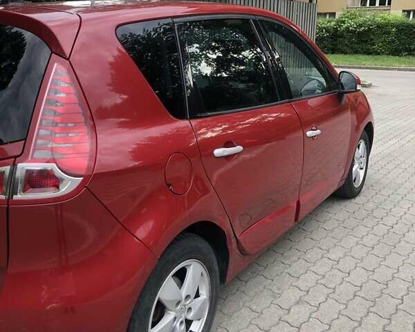 Красный Рено Сценик, объемом двигателя 1.5 л и пробегом 200 тыс. км за 8299 $, фото 11 на Automoto.ua