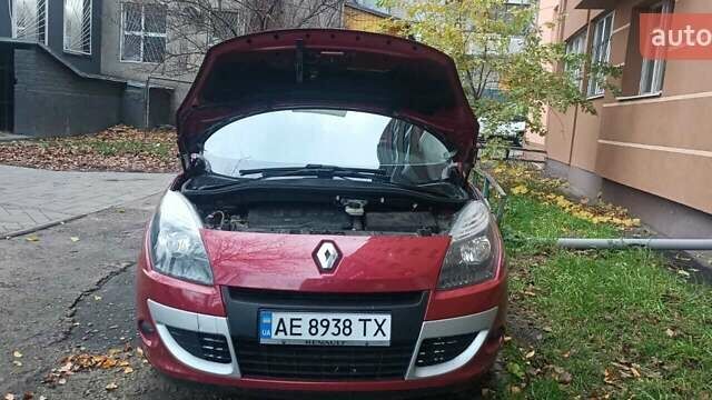Красный Рено Сценик, объемом двигателя 1.87 л и пробегом 264 тыс. км за 8300 $, фото 9 на Automoto.ua