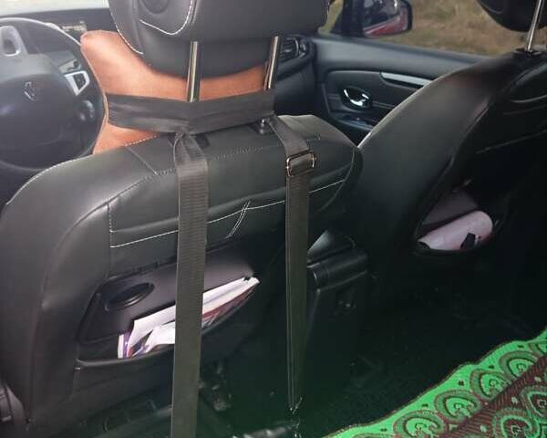 Красный Рено Сценик, объемом двигателя 1.6 л и пробегом 240 тыс. км за 7800 $, фото 6 на Automoto.ua