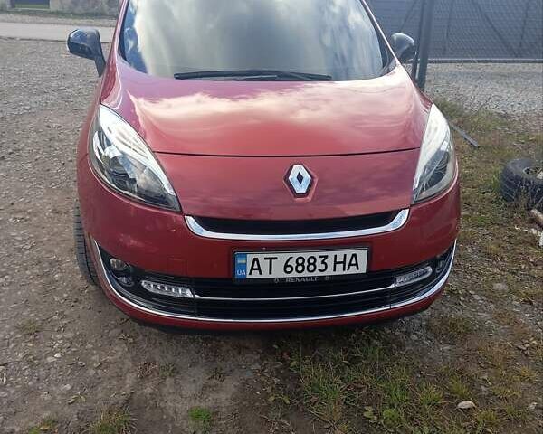 Красный Рено Сценик, объемом двигателя 1.6 л и пробегом 240 тыс. км за 7800 $, фото 3 на Automoto.ua
