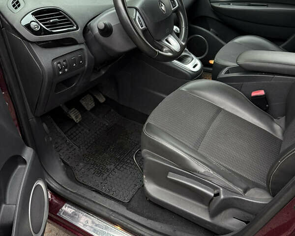 Червоний Рено Сценік, об'ємом двигуна 1.6 л та пробігом 236 тис. км за 4700 $, фото 15 на Automoto.ua