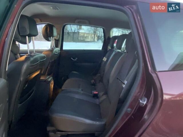 Красный Рено Сценик, объемом двигателя 1.46 л и пробегом 215 тыс. км за 8900 $, фото 8 на Automoto.ua
