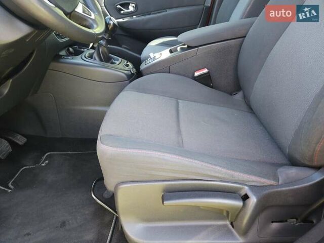 Червоний Рено Сценік, об'ємом двигуна 1.46 л та пробігом 264 тис. км за 7850 $, фото 14 на Automoto.ua