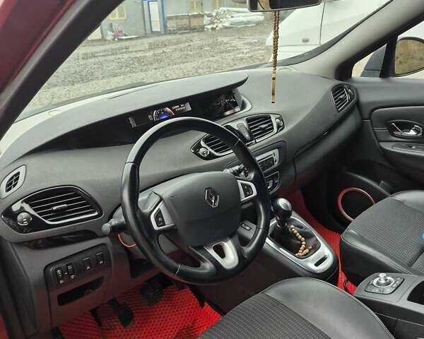 Красный Рено Сценик, объемом двигателя 1.6 л и пробегом 237 тыс. км за 7500 $, фото 3 на Automoto.ua