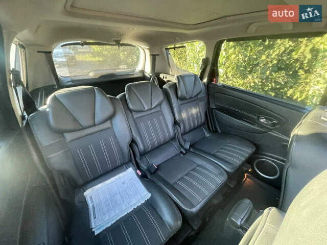 Красный Рено Сценик, объемом двигателя 1.46 л и пробегом 270 тыс. км за 9500 $, фото 6 на Automoto.ua