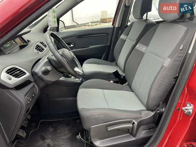 Красный Рено Сценик, объемом двигателя 1.5 л и пробегом 228 тыс. км за 8700 $, фото 28 на Automoto.ua