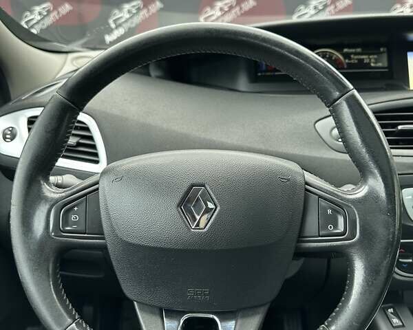 Червоний Рено Сценік, об'ємом двигуна 2 л та пробігом 176 тис. км за 9000 $, фото 21 на Automoto.ua