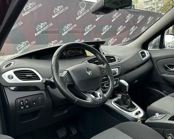 Червоний Рено Сценік, об'ємом двигуна 2 л та пробігом 176 тис. км за 9000 $, фото 28 на Automoto.ua