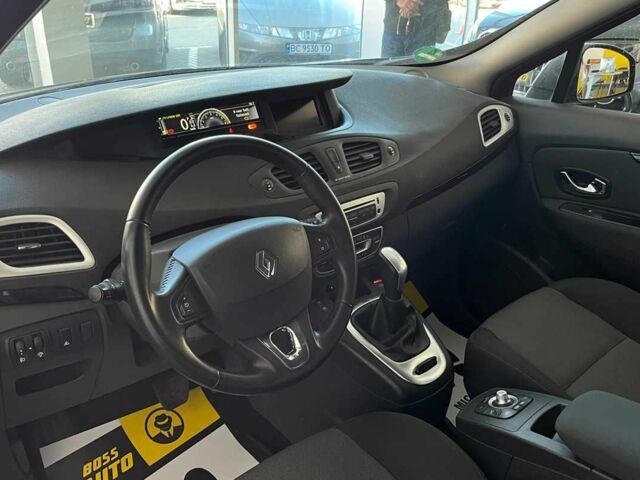 Красный Рено Сценик, объемом двигателя 1.5 л и пробегом 135 тыс. км за 12100 $, фото 10 на Automoto.ua