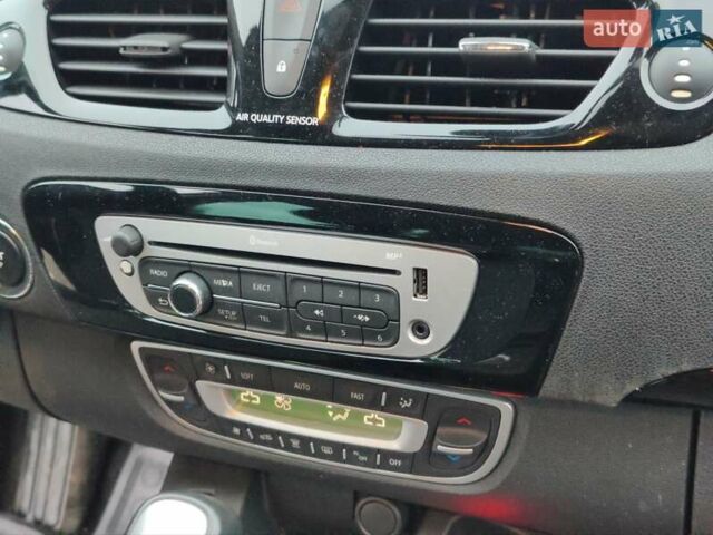 Червоний Рено Сценік, об'ємом двигуна 2 л та пробігом 200 тис. км за 10900 $, фото 7 на Automoto.ua