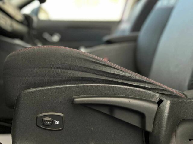 Красный Рено Сценик, объемом двигателя 1.5 л и пробегом 135 тыс. км за 12100 $, фото 23 на Automoto.ua