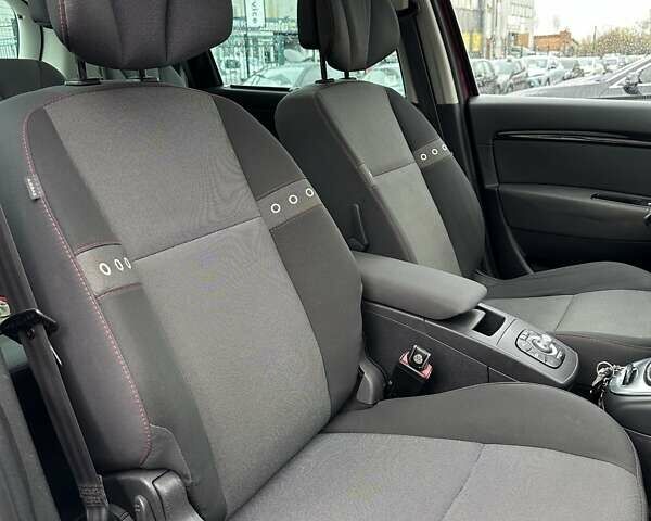 Червоний Рено Сценік, об'ємом двигуна 2 л та пробігом 176 тис. км за 9000 $, фото 38 на Automoto.ua