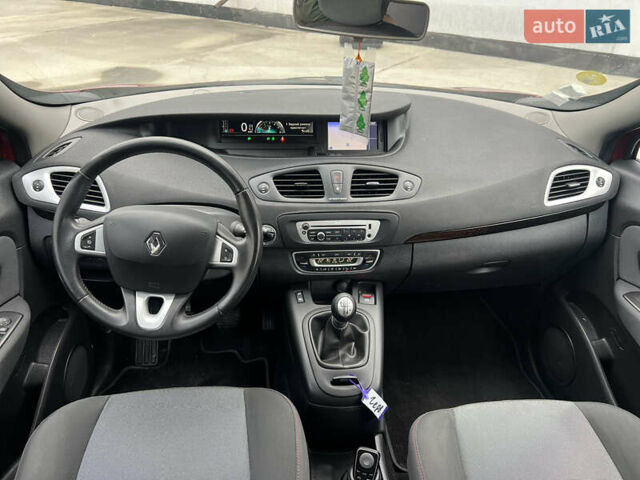 Красный Рено Сценик, объемом двигателя 1.5 л и пробегом 228 тыс. км за 8700 $, фото 47 на Automoto.ua