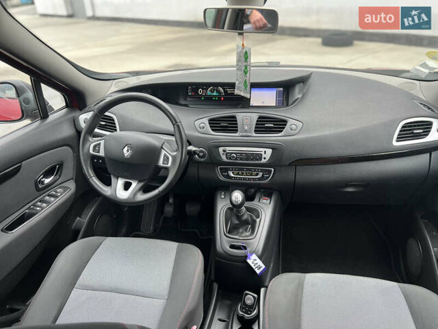 Красный Рено Сценик, объемом двигателя 1.5 л и пробегом 228 тыс. км за 8700 $, фото 59 на Automoto.ua