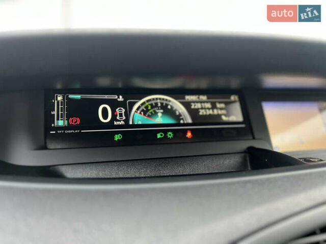 Красный Рено Сценик, объемом двигателя 1.5 л и пробегом 228 тыс. км за 8700 $, фото 39 на Automoto.ua