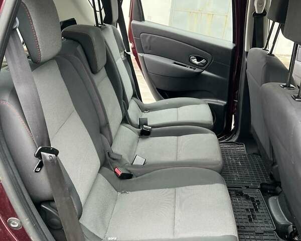 Красный Рено Сценик, объемом двигателя 1.5 л и пробегом 292 тыс. км за 7700 $, фото 12 на Automoto.ua