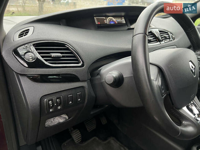 Красный Рено Сценик, объемом двигателя 1.5 л и пробегом 245 тыс. км за 5500 $, фото 14 на Automoto.ua