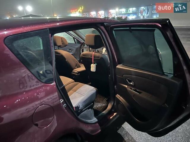 Красный Рено Сценик, объемом двигателя 2 л и пробегом 293 тыс. км за 8200 $, фото 10 на Automoto.ua