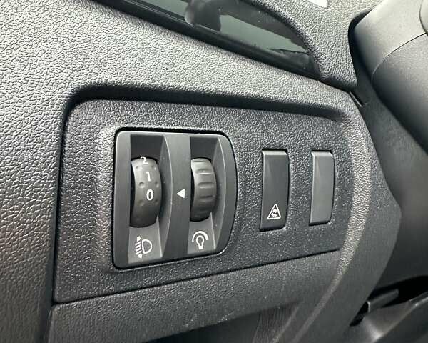 Червоний Рено Сценік, об'ємом двигуна 2 л та пробігом 176 тис. км за 9000 $, фото 29 на Automoto.ua