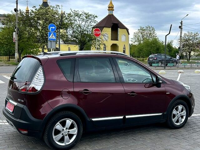 Красный Рено Сценик, объемом двигателя 1.6 л и пробегом 203 тыс. км за 8700 $, фото 2 на Automoto.ua