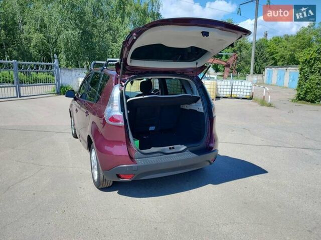 Красный Рено Сценик, объемом двигателя 1.46 л и пробегом 202 тыс. км за 9700 $, фото 9 на Automoto.ua