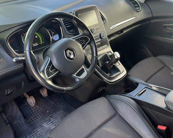 Красный Рено Сценик, объемом двигателя 1.6 л и пробегом 280 тыс. км за 13900 $, фото 10 на Automoto.ua