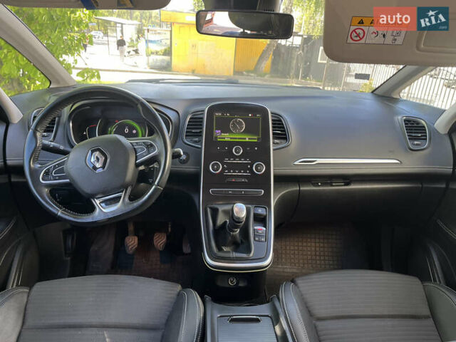 Красный Рено Сценик, объемом двигателя 1.6 л и пробегом 280 тыс. км за 13900 $, фото 13 на Automoto.ua