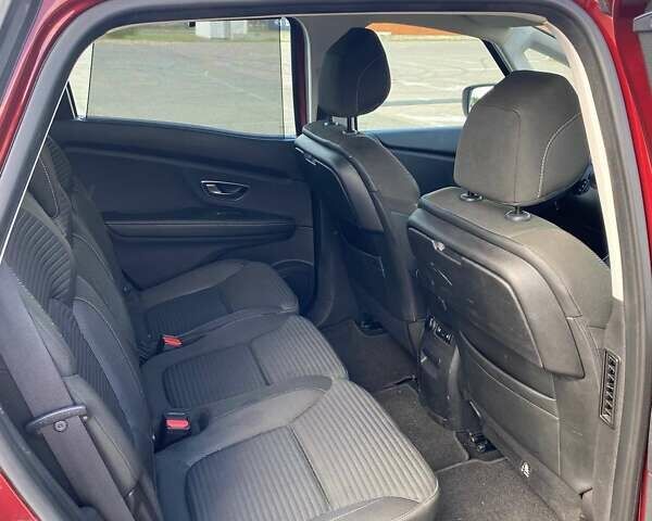 Красный Рено Сценик, объемом двигателя 1.46 л и пробегом 154 тыс. км за 15000 $, фото 25 на Automoto.ua