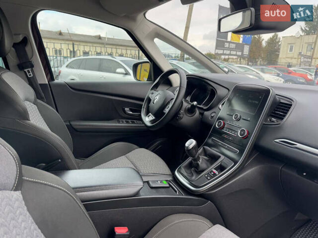 Красный Рено Сценик, объемом двигателя 1.33 л и пробегом 41 тыс. км за 16300 $, фото 33 на Automoto.ua