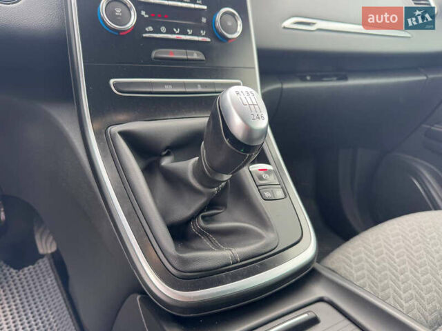 Красный Рено Сценик, объемом двигателя 1.33 л и пробегом 41 тыс. км за 16300 $, фото 64 на Automoto.ua