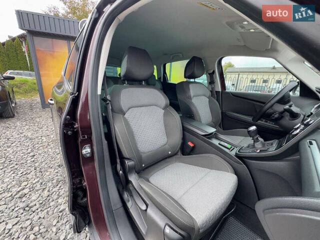 Красный Рено Сценик, объемом двигателя 1.33 л и пробегом 41 тыс. км за 16300 $, фото 30 на Automoto.ua