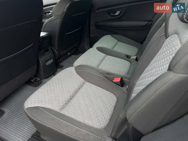 Красный Рено Сценик, объемом двигателя 1.33 л и пробегом 41 тыс. км за 16300 $, фото 49 на Automoto.ua