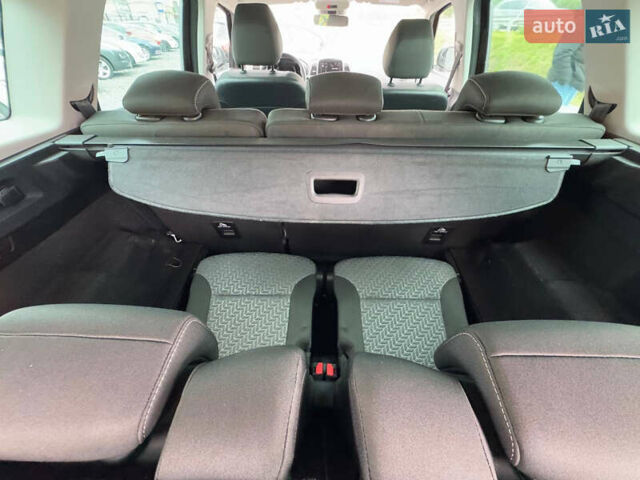 Красный Рено Сценик, объемом двигателя 1.33 л и пробегом 41 тыс. км за 16300 $, фото 45 на Automoto.ua