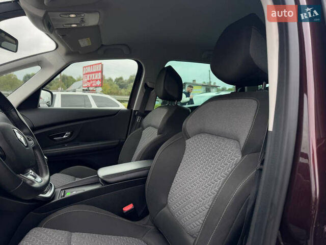 Красный Рено Сценик, объемом двигателя 1.33 л и пробегом 41 тыс. км за 16300 $, фото 53 на Automoto.ua