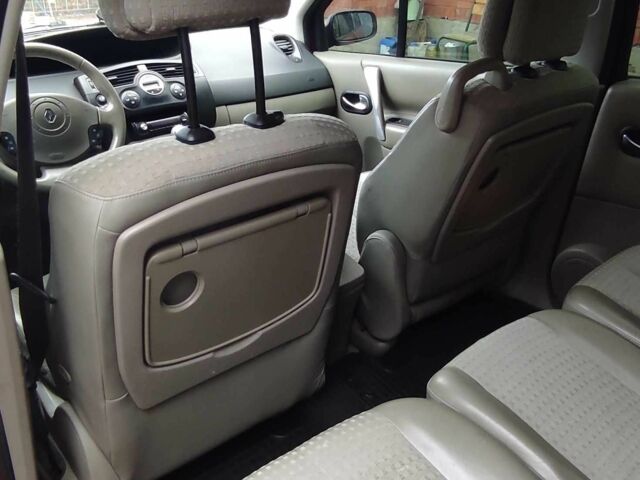 Красный Рено Сценик, объемом двигателя 1.6 л и пробегом 228 тыс. км за 4500 $, фото 11 на Automoto.ua