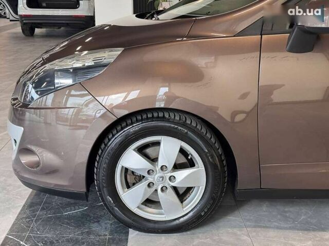Рено Сценик, объемом двигателя 4.25 л и пробегом 174 тыс. км за 6900 $, фото 8 на Automoto.ua