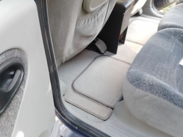 Рено Сценик, объемом двигателя 2 л и пробегом 345 тыс. км за 2800 $, фото 9 на Automoto.ua