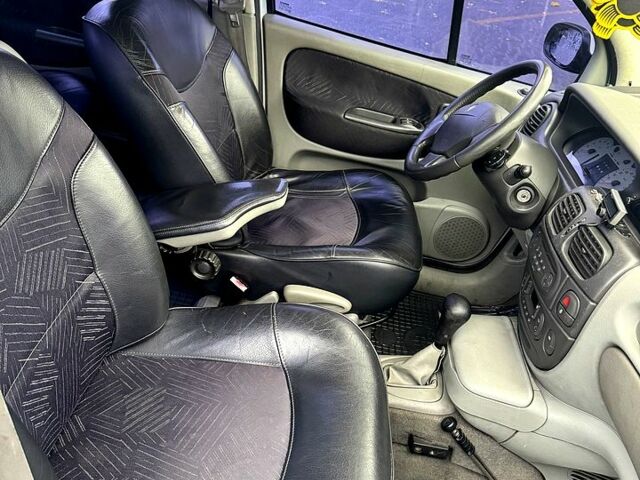 Рено Сценік, об'ємом двигуна 2 л та пробігом 230 тис. км за 2450 $, фото 6 на Automoto.ua