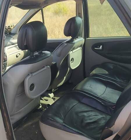Рено Сценик, объемом двигателя 0 л и пробегом 350 тыс. км за 3950 $, фото 3 на Automoto.ua