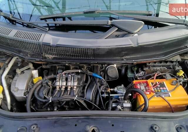 Рено Сценик, объемом двигателя 1.6 л и пробегом 225 тыс. км за 4700 $, фото 9 на Automoto.ua