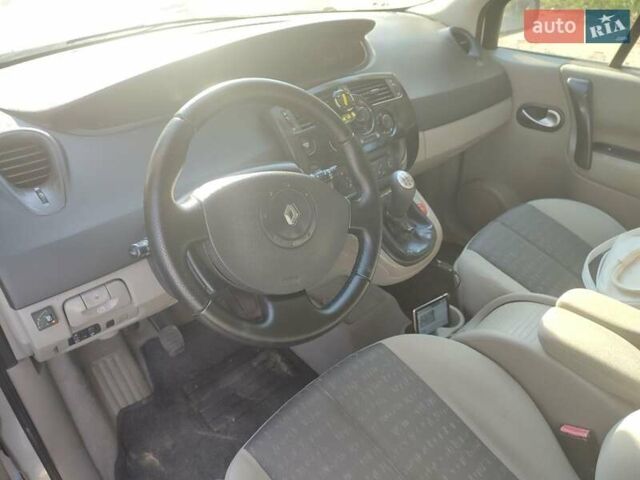 Рено Сценик, объемом двигателя 1.6 л и пробегом 165 тыс. км за 4600 $, фото 2 на Automoto.ua