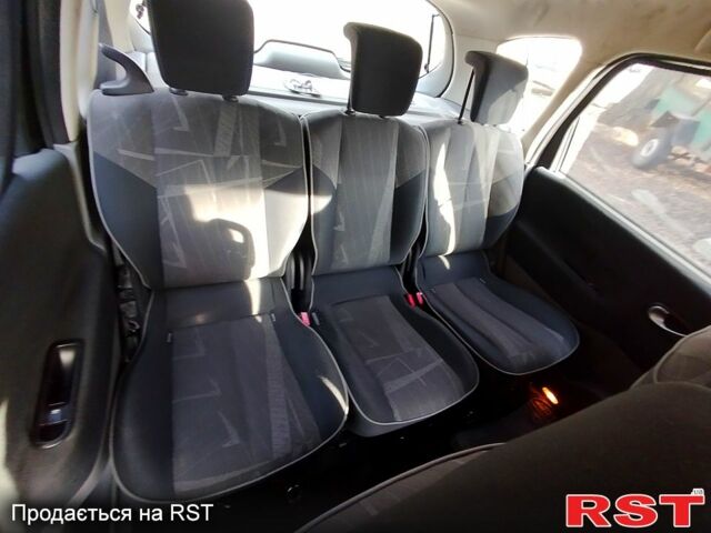 Рено Сценик, объемом двигателя 1.6 л и пробегом 0 тыс. км за 5000 $, фото 4 на Automoto.ua