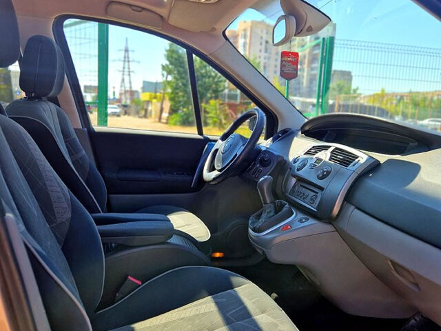 Рено Сценик, объемом двигателя 1.6 л и пробегом 180 тыс. км за 4900 $, фото 8 на Automoto.ua