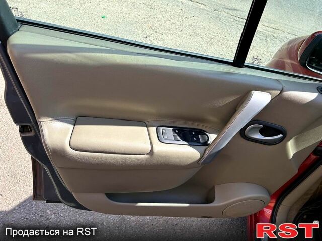 Рено Сценик, объемом двигателя 2 л и пробегом 200 тыс. км за 4000 $, фото 3 на Automoto.ua