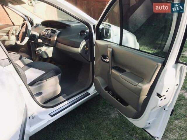 Рено Сценик, объемом двигателя 2 л и пробегом 254 тыс. км за 4300 $, фото 19 на Automoto.ua