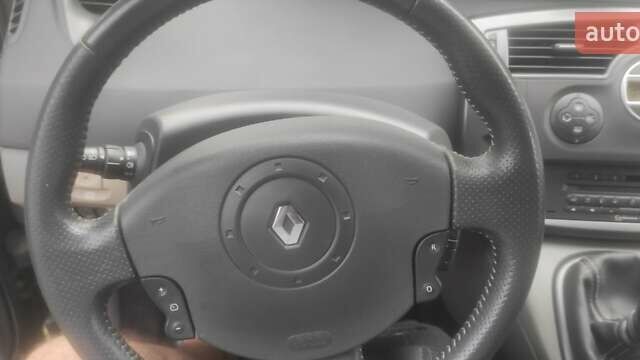 Рено Сценик, объемом двигателя 2 л и пробегом 300 тыс. км за 4900 $, фото 4 на Automoto.ua