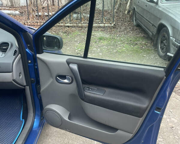 Рено Сценик, объемом двигателя 1.5 л и пробегом 215 тыс. км за 5000 $, фото 15 на Automoto.ua
