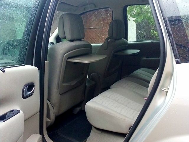 Рено Сценик, объемом двигателя 1.6 л и пробегом 0 тыс. км за 5100 $, фото 2 на Automoto.ua