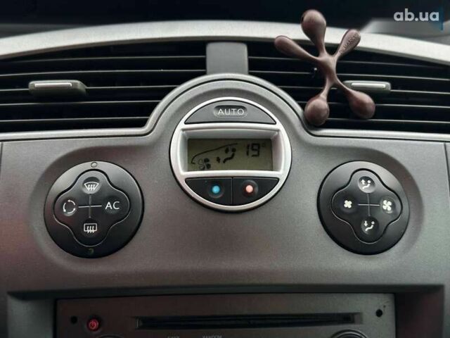 Рено Сценик, объемом двигателя 1.5 л и пробегом 302 тыс. км за 4690 $, фото 19 на Automoto.ua